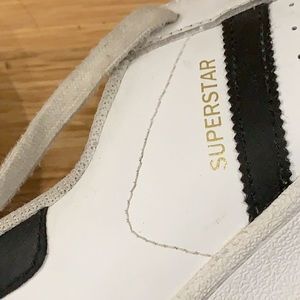 adidas black and white superstars! ✨